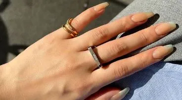 明松美玖の指輪